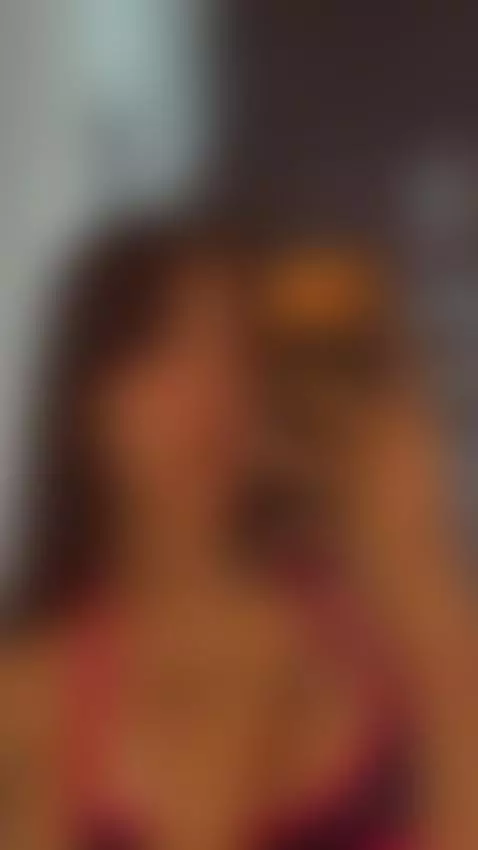 If you see me blurry it's because you're in love with me 💋🥵😍 by marianabranz