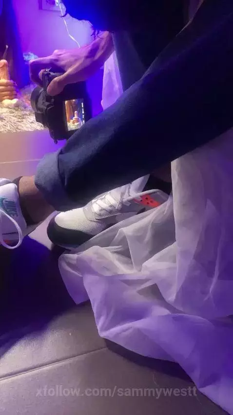 Do I want be my photographer? 📸 by sammywestt