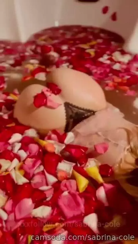 Do you want to bathe with me? by sabrina-cole