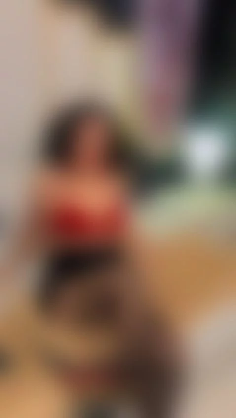 HEYY by esmeraldastreem