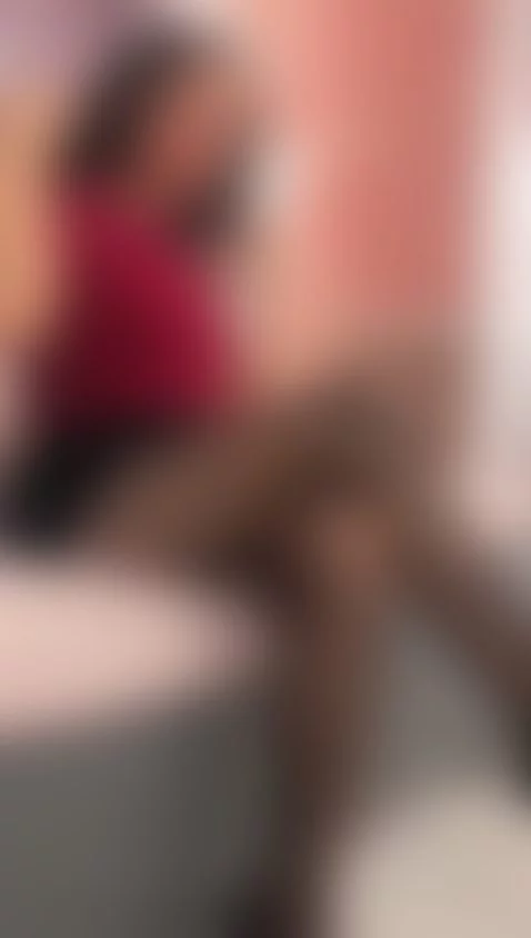 Special day to play with this sensual mature woman, come enj... by esmeraldastreem