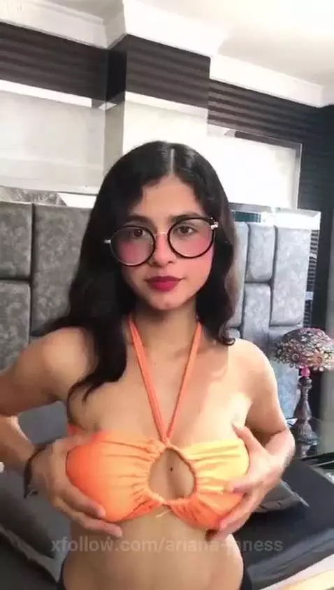 sexy boobs by ariana-janess