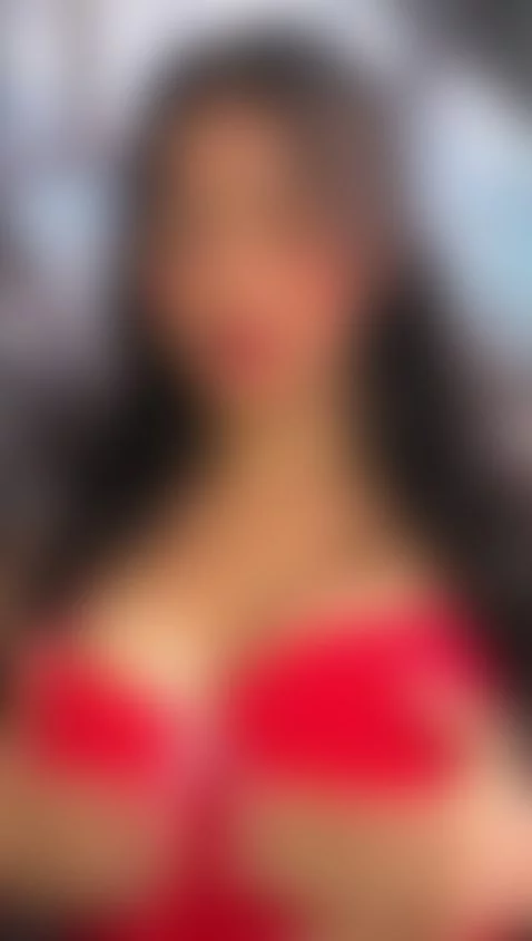 I want to drown in your lips, whisper to you with silent wor... by ariana-janess