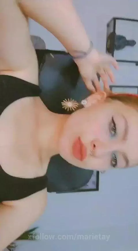 ONLINE NOW!!! by marietay