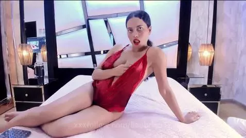 sexy brunette with big tits 🍒 by liaobrien12