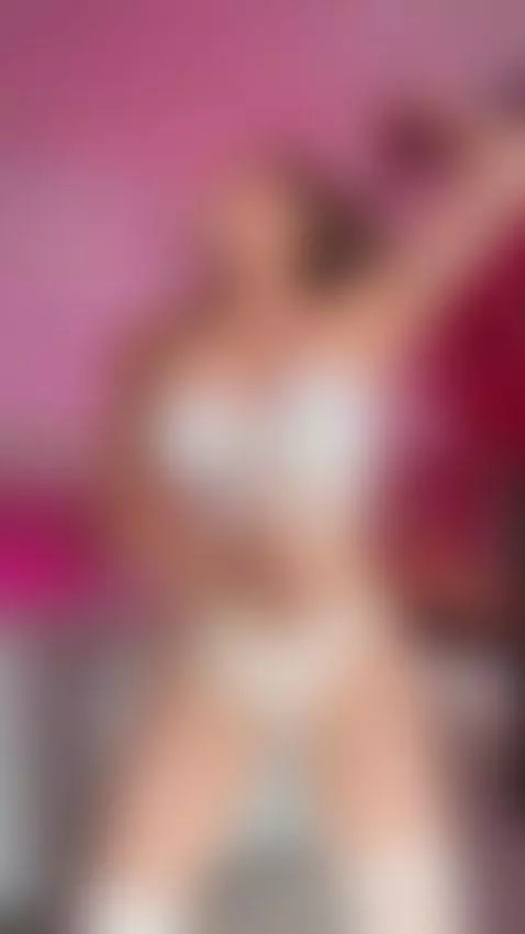 cumsluts, tittydrop, gonewild by leah-grey