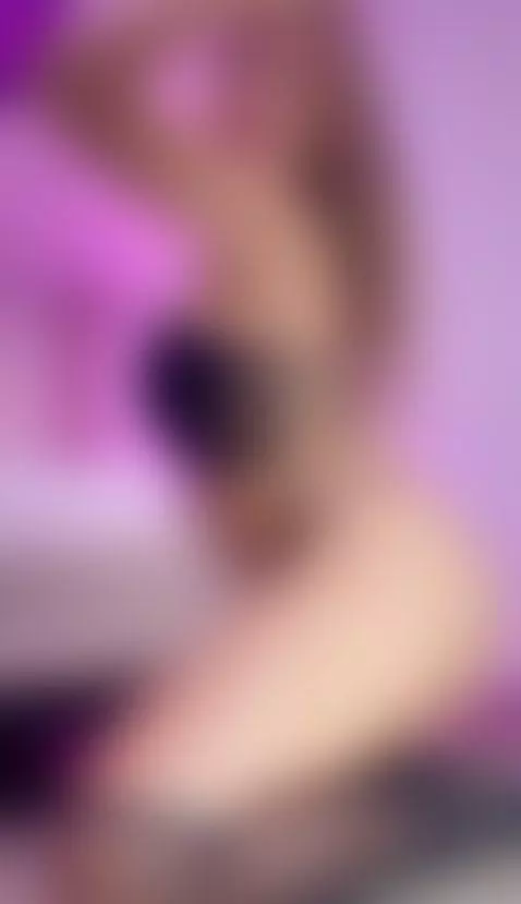 Beautiful, sweet and a little seductive. 💋 Be careful… my sm... by leah-grey