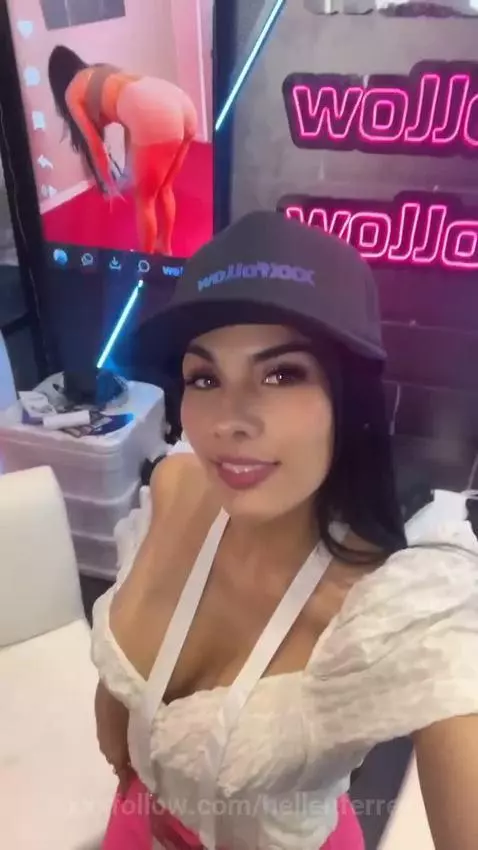 My loves, can you help me with your vote please in the first... by hellenferrer