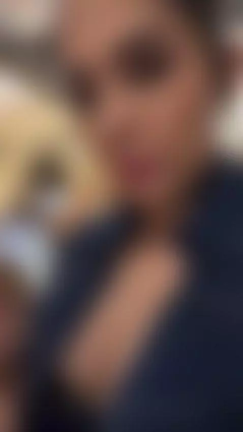 My loves, can you help me with your vote please in the first... by hellenferrer