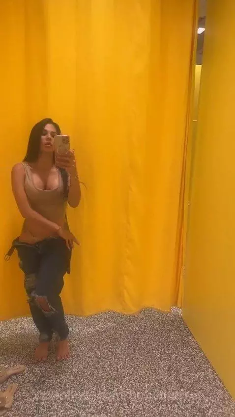 public, dressingroom, pussy by hellenferrer