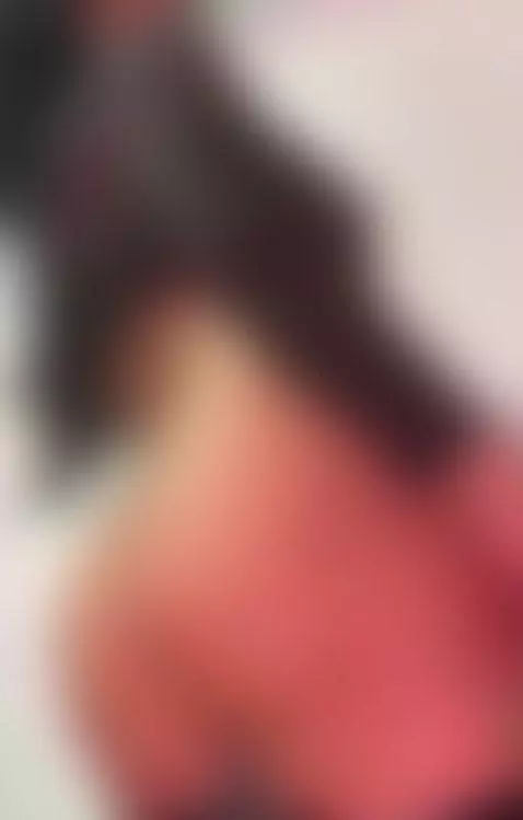 you keep looking… I like that 😏
come a little closer 💋 by eimy-nicolls