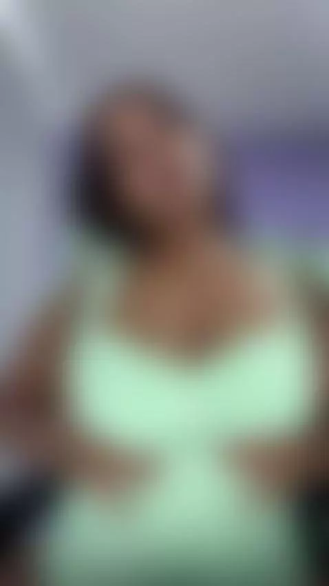 te gustan como rebotan mis tetas by boomsarr