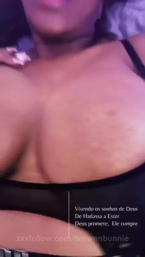 This boobs waiting for that big dick! 🍆💦 by brownnbunnie