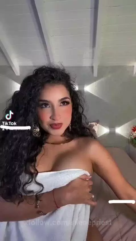 hermosa chica by silenepriest