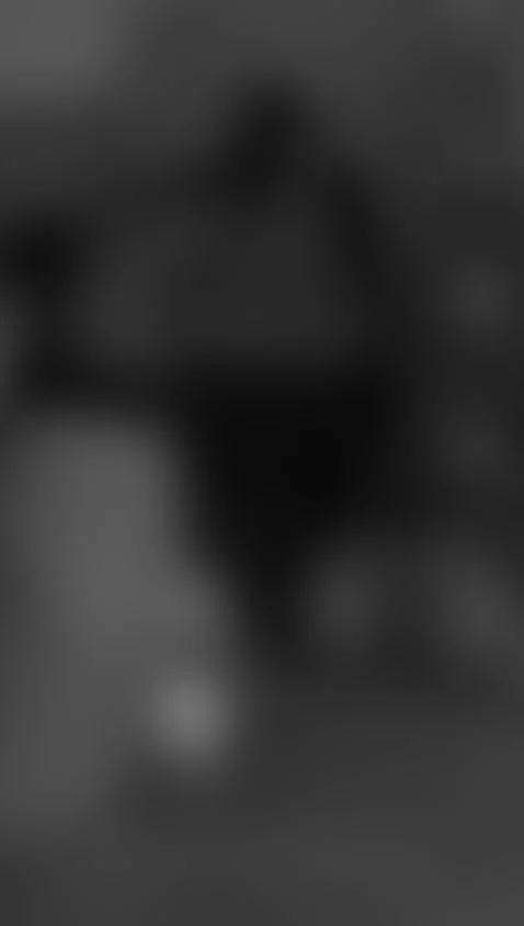 moviendo sus piernas muy sensual by silenepriest