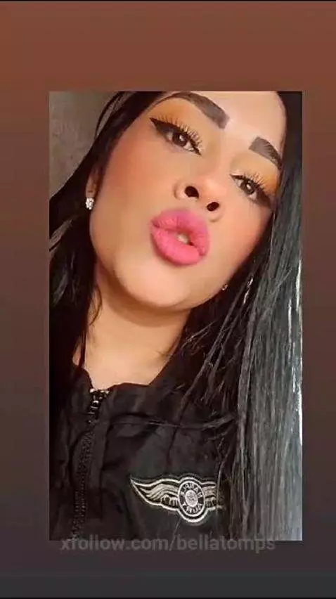 I want to see you💘💛 by bellatomps