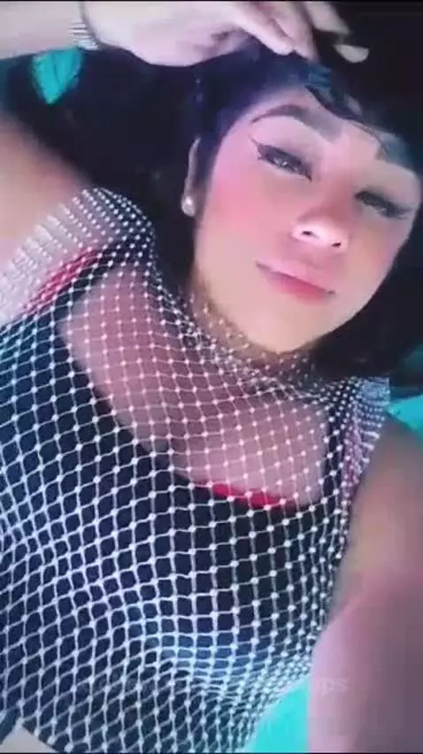 hi guys, i'm online now by bellatomps