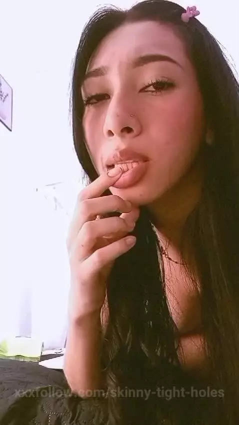 I would love to feel the taste of your kisses 🫦🍒😙 by skinny-tight-holes