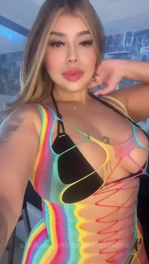 Horny brunette wants that sweet juicy cock 😈🔥 by cassie-stevens