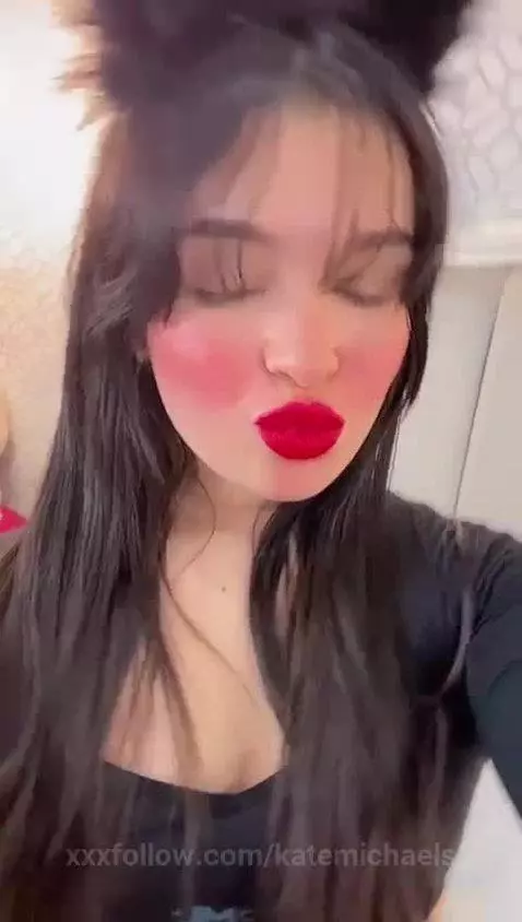 Im online on Strip & Chaturr by katemichaels