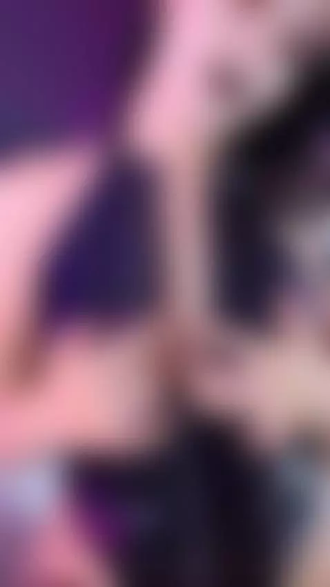 My gaze disarms you slowly. by danna-scarlet