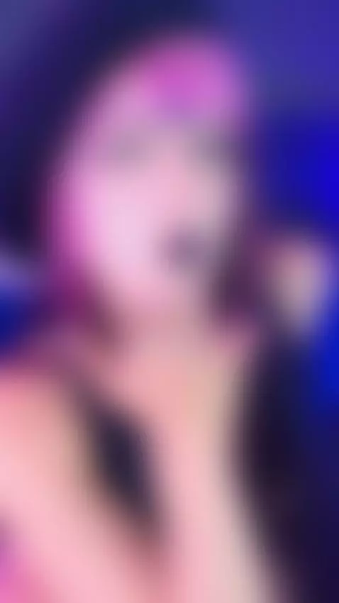 Come closer… I like it in the dark 🖤 by danna-scarlet