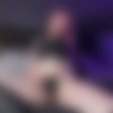 I'm very hot 
https://www.camsoda.com/danna-scarlet by danna-scarlet