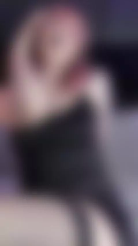 I love to pass my hands for all my body by danna-scarlet