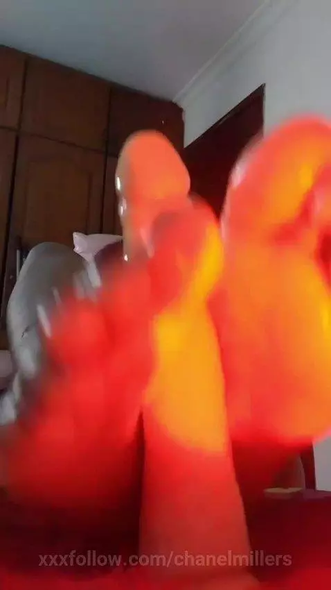 your cock on my feet 🔥💦 by chanelmillers