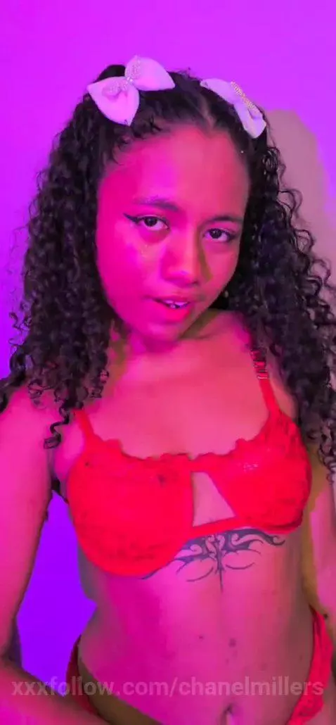 Look at me 😏💋 by chanelmillers