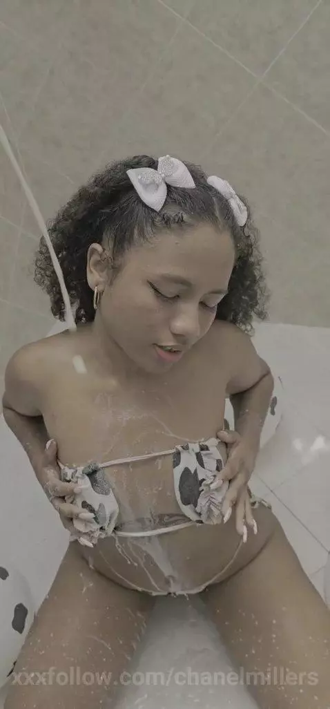 Lots of milk for me 🤤💦💦 by chanelmillers