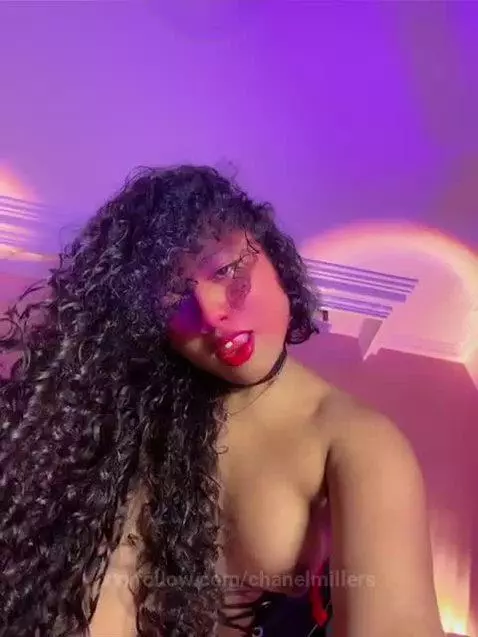 Your brunette with a nice ass is waiting for you 🔥 by chanelmillers