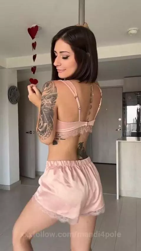 I’m looking for a new workout partner! 😈🔥 by mandi4pole