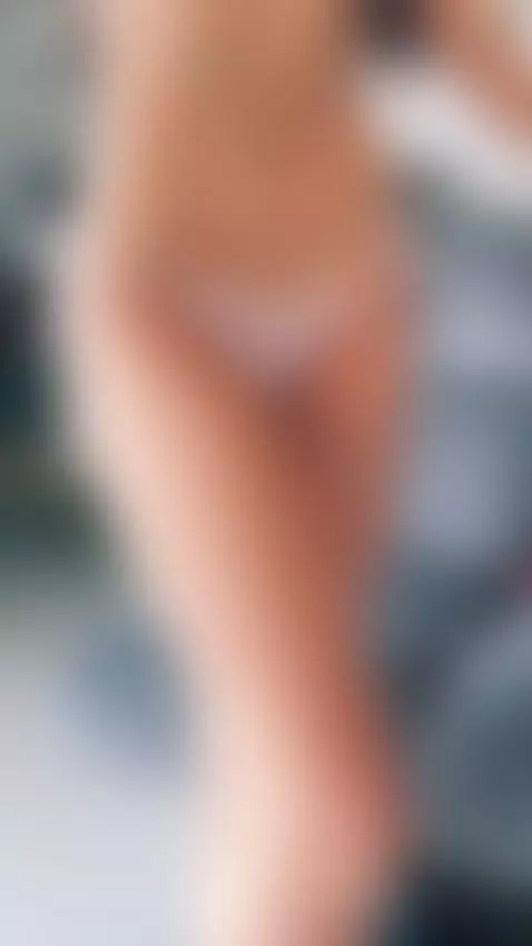 Do you want an older girl to pump my milk?  🔥🔥 by mandi4pole