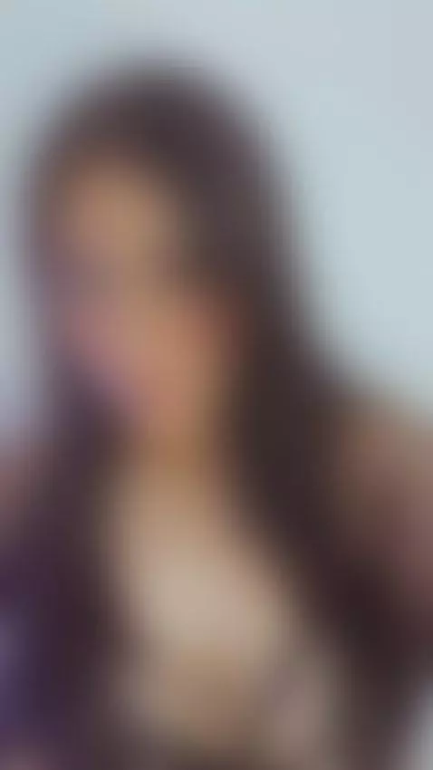 My pretty face will make you fall… but my curves will make y... by amberr-gold