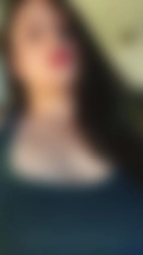 My lips look sexy for you <3 by amberr-gold