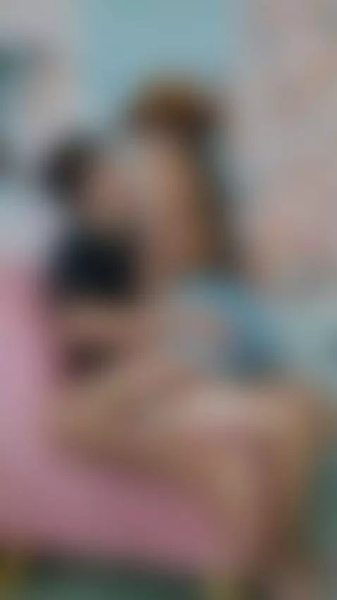 We’re halfway through Friday, and the energy is just getting... by aron-alexa