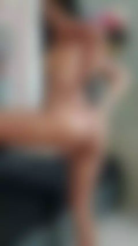 Lots of sex Friday my loves, I'm waiting for you so we can h... by aron-alexa