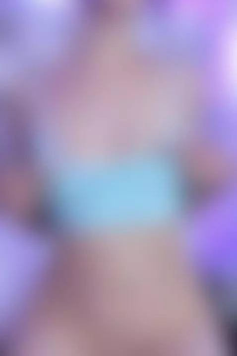 Sensual body by bella-parker