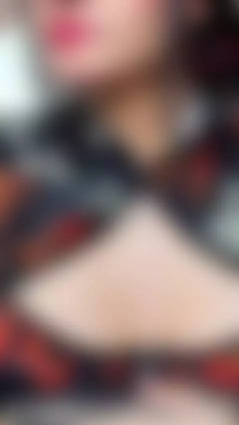 Hot Girl Here 🔥 by azurakindong