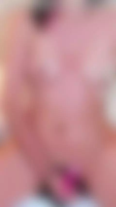 Hot girl here!! by azurakindong