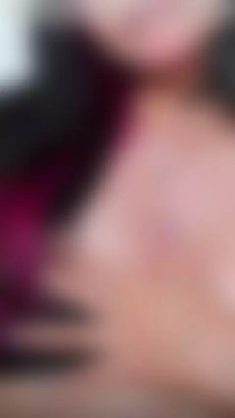 Hot girl here!! by azurakindong