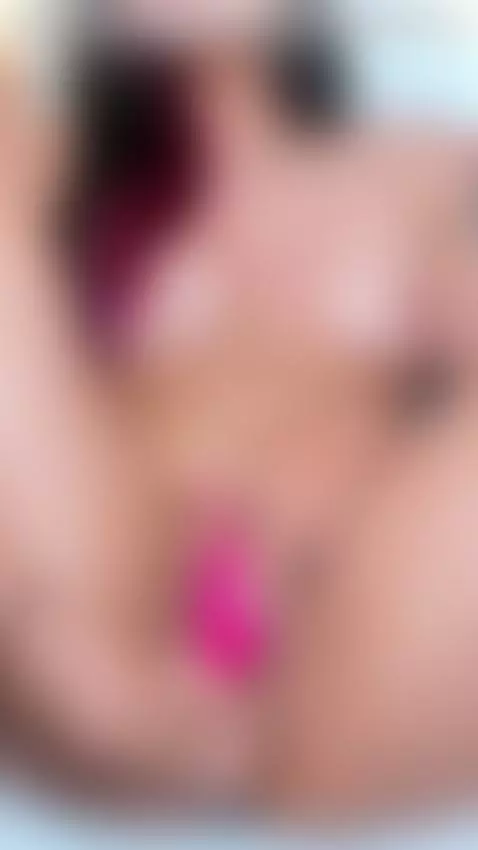 Hot girl here!! by azurakindong