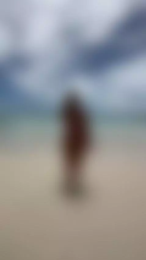 You like how my ass looks on the beach love?😈🍑🥵 by sharomross