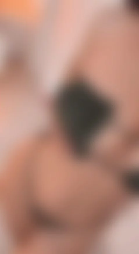 Come and have fun with my curves by martiinaa-jones