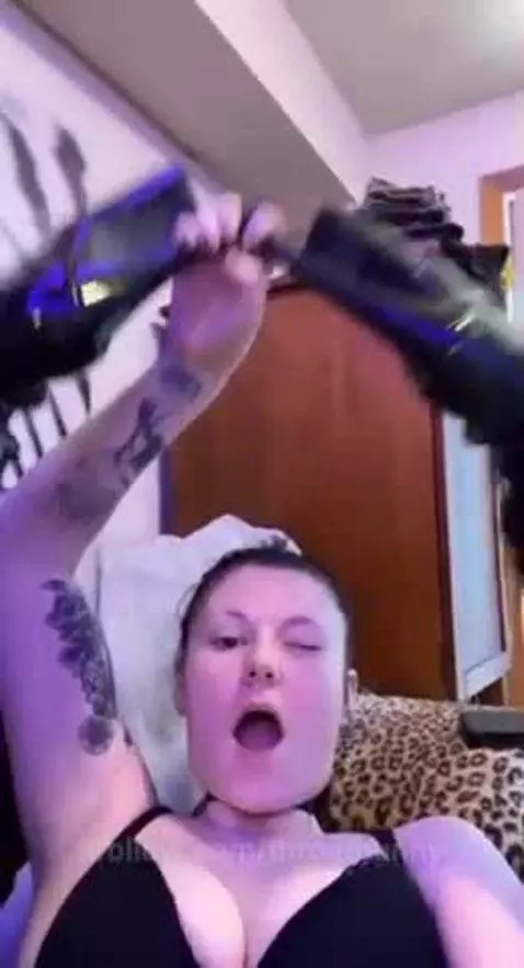 Flexible😌 by throatbunny