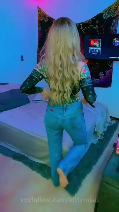 🦶🏻🦶🏻 by kittymiau