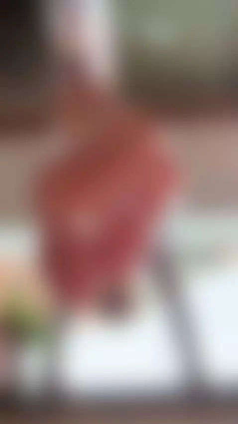 Giant 🦶🏻🦶🏻 by kittymiau