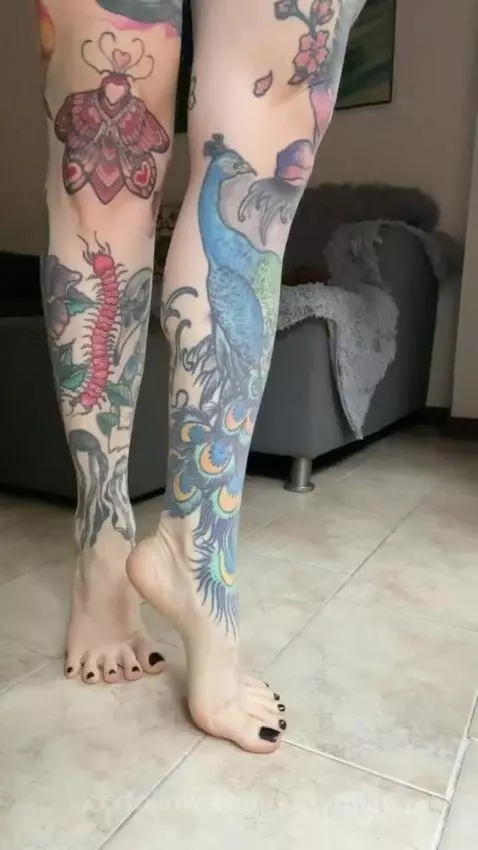 🦶🏻🦶🏻 by kittymiau