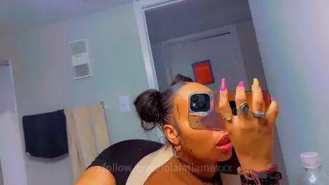 Soft as a cushion by lolalaflamexxx